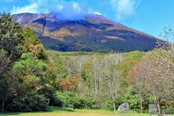 岩手山は岩手富士・南部片富士・巌鷲山とも呼ばれる東北の名峰